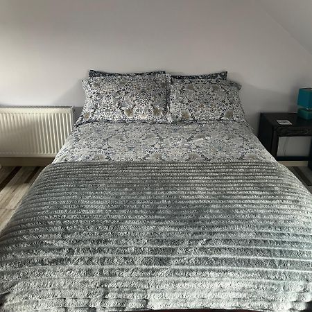 Lyza'S Loft Apartment Kilcoo Bagian luar foto