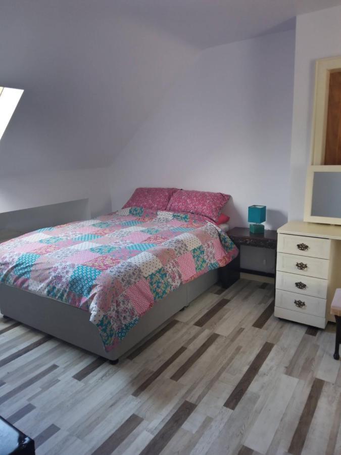 Lyza'S Loft Apartment Kilcoo Bagian luar foto