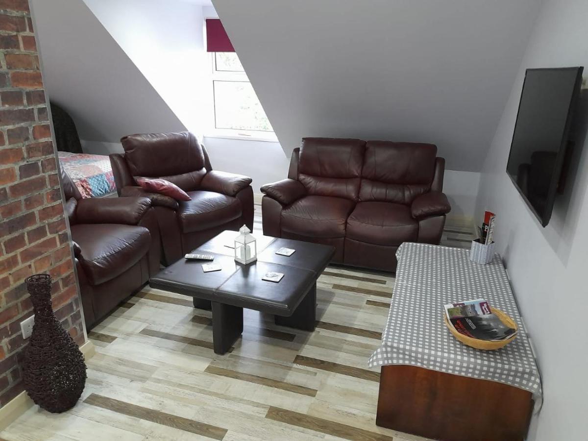 Lyza'S Loft Apartment Kilcoo Bagian luar foto