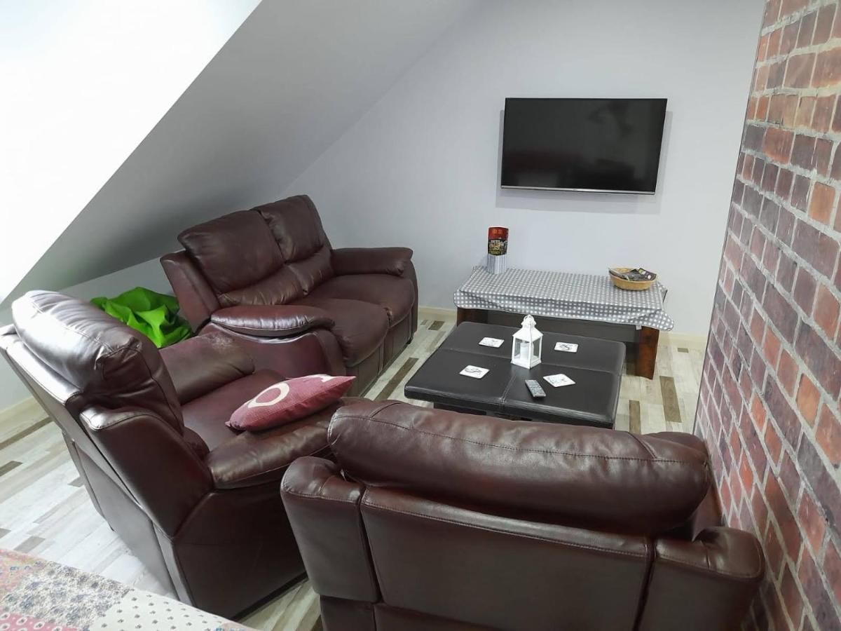 Lyza'S Loft Apartment Kilcoo Bagian luar foto