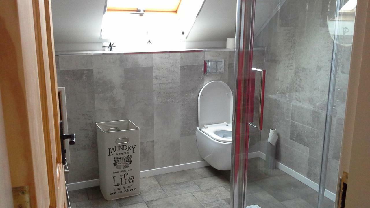 Lyza'S Loft Apartment Kilcoo Bagian luar foto