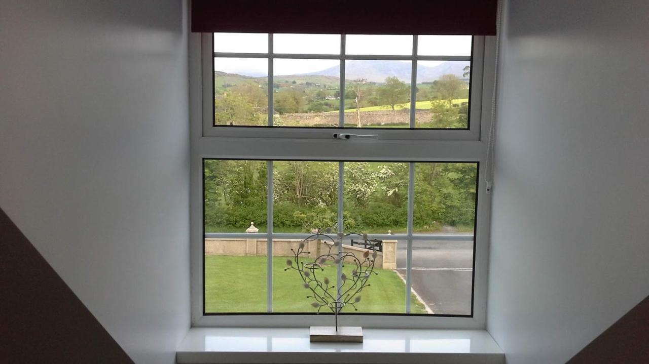 Lyza'S Loft Apartment Kilcoo Bagian luar foto